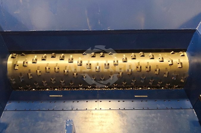 Нэг босоо амтай бутлагч